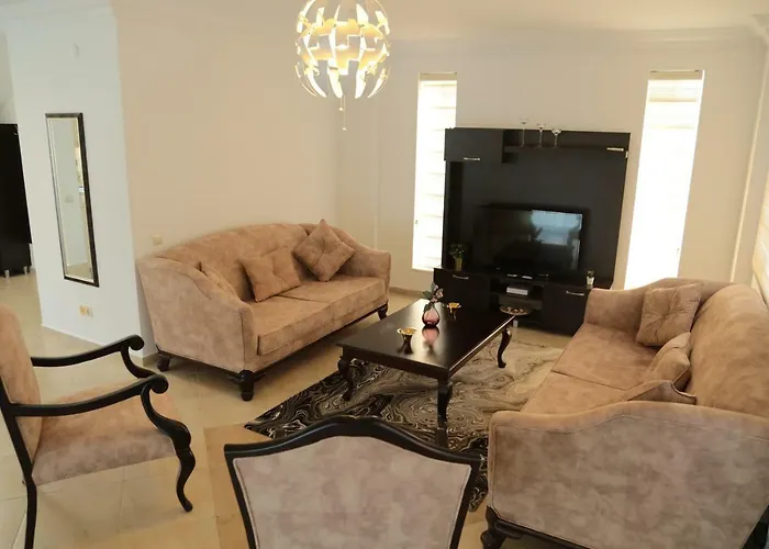 Villa Aslam, Kadriye Mahallesi 236 Sokak No: 1-4 Tolerance Golf Sitesi C-1 Blok, Serik, Antalya